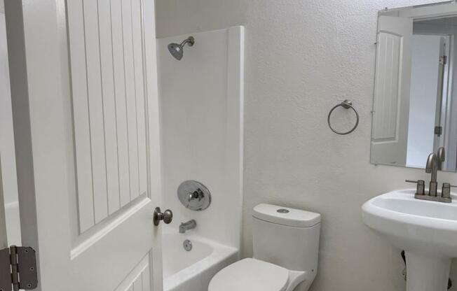 1 bed, 1 bath, 650 sqft, $1,800