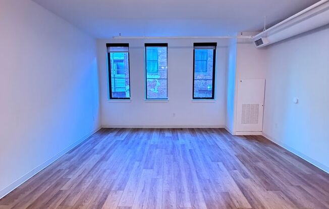 1 bed, 1 bath, 635 sqft, $1,850, Unit Unit 302