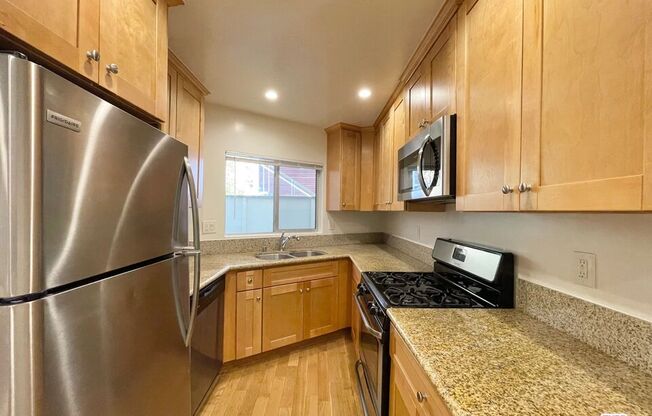 929 N SAN VICENTE BLVD