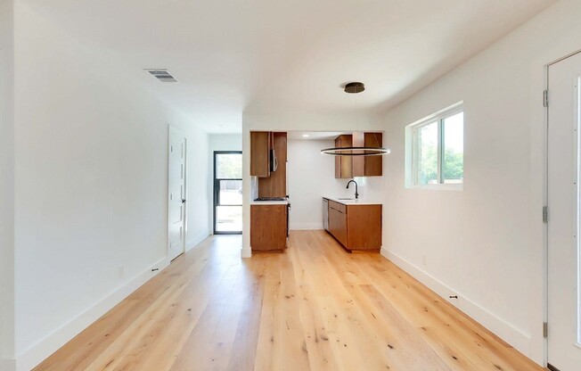 1813 MAGNOLIA DR
