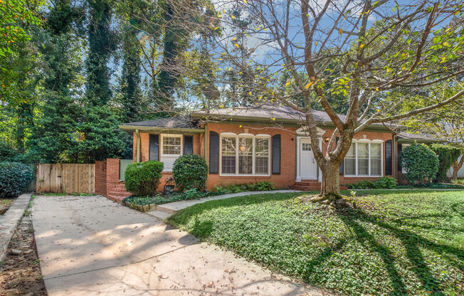 1161 LYNMOOR DR NE