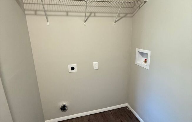 2 beds, 1.5 baths, $1,025, Unit LD4805