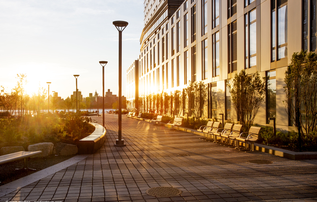 1 bed, 1 bath, 813 sqft, $6,450, Unit 21B