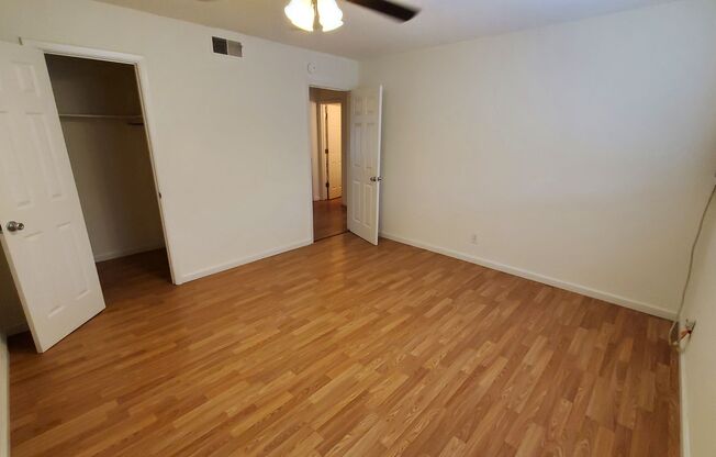 2 beds, 1 bath, 752 sqft, $695, Unit 212