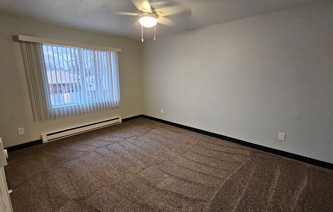 1 bed, 1 bath, $695, Unit 43