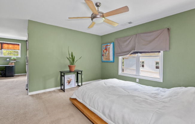 9 EDWIN PL NW