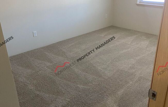 2 beds, 1 bath, 901 sqft, $1,450, Unit E-215