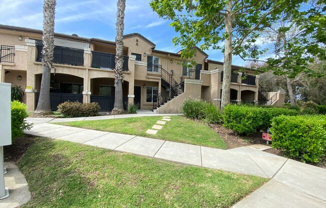 2 beds, 2 baths, 800 sqft, $2,677, Unit 10-103