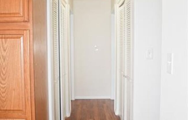 3 beds, 2 baths, 1,090 sqft, $1,595, Unit C