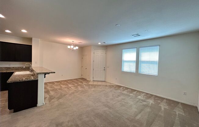 Desirable Summerlin Townhouse 3 Bedrooms 2.5 Bathrooms!