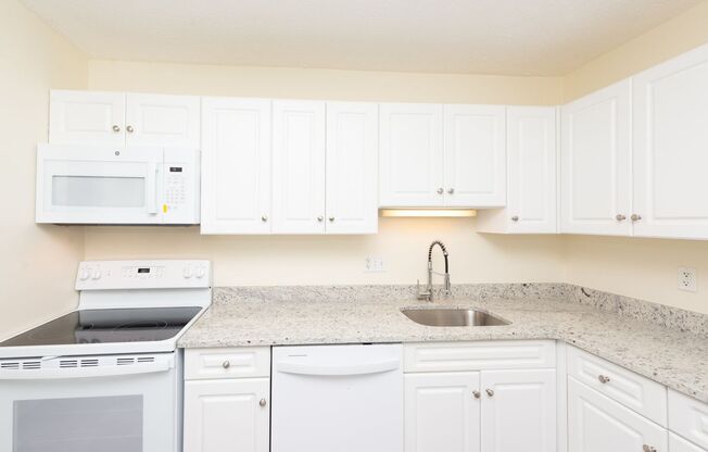 1 bed, 1 bath, 755 sqft, $1,735, Unit 2B