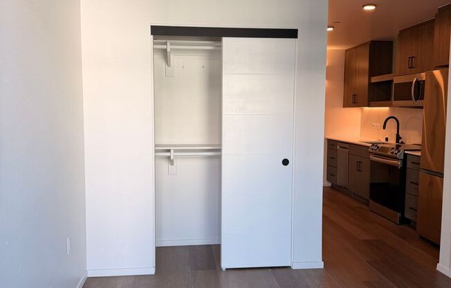 Studio, 1 bath, 354 sqft, $2,195, Unit 206