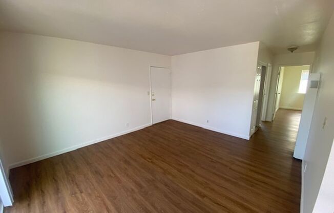 1835 Robin Ln