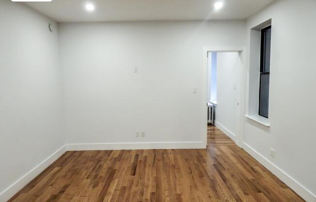 172 W 77 ST