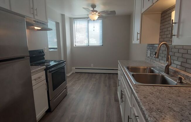 2 beds, 1 bath, 804 sqft, $1,329, Unit 65-05