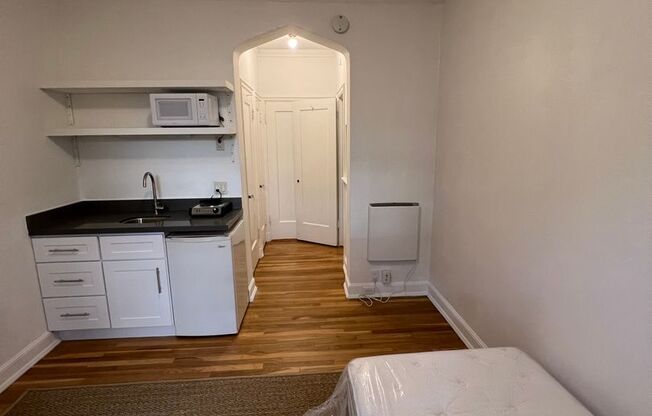 Studio, 1 bath, $1,828, Unit 25
