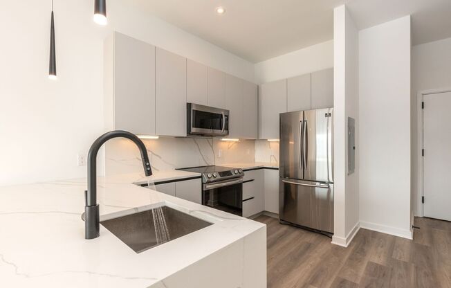 1 bed, 1 bath, 650 sqft, $1,595, Unit 305