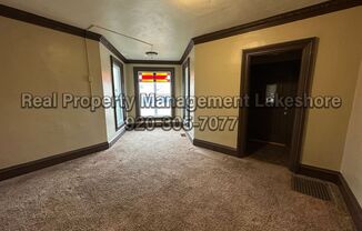 1 bed, 1 bath, $950, Unit B