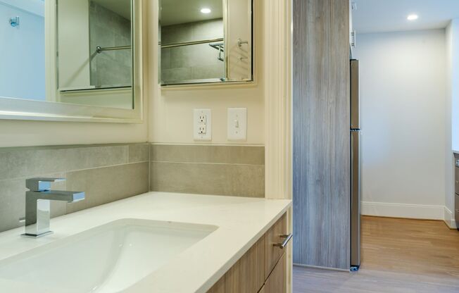 1 bed, 1 bath, $5,000, Unit 504