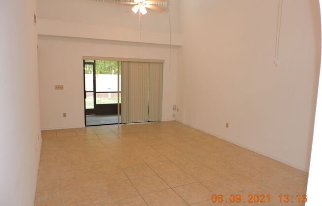 Beautiful 2 BD / 2.5 BA Townhome in Dr. Phillips!!