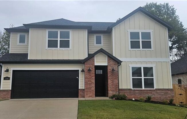 Nice New Construction Home in E Springdale