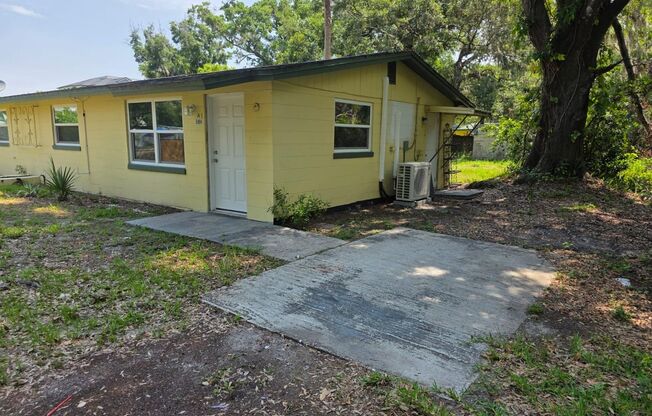 5904 Kingsview Ln