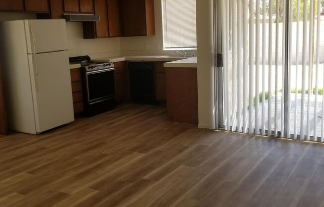 Single Story- 3 Bedroom!!