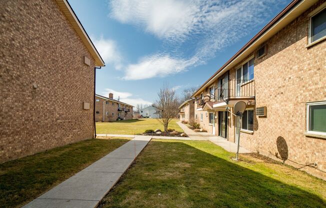 Holiday Meadows Apartments