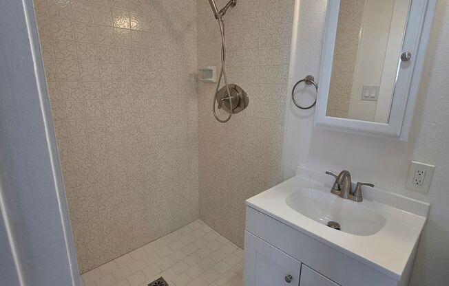Newly Remodeled 1 Bedroom apartment 1 Parking garage in Harbor City! Garage included! 600 off the 1st month of rent OAC!