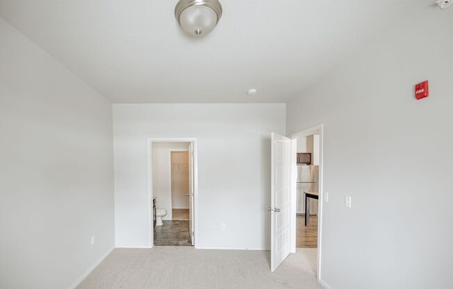 2 beds, 2 baths, 1,008 sqft, $1,740, Unit 128