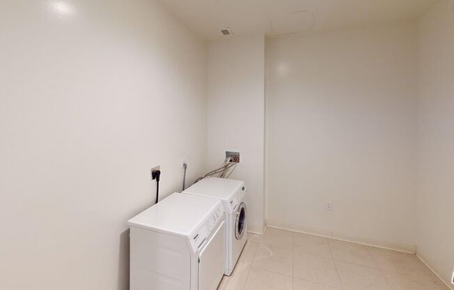 2 beds, 1.8 baths, 1,338 sqft, $5,554, Unit W3306