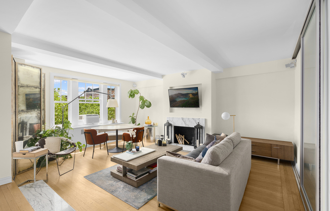 1 bed, 1 bath, 821 sqft, $9,750, Unit 5E