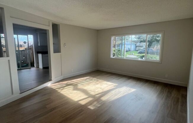 2 beds, 1 bath, $1,595