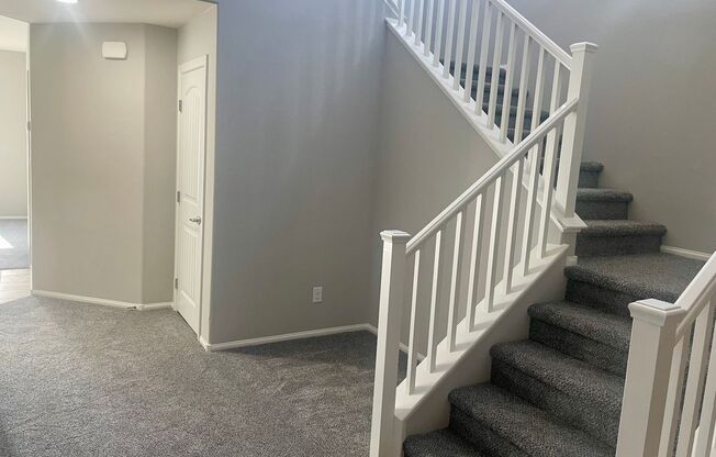 3 bed 3 bath 2 car Garage in the Southwest, The Bend