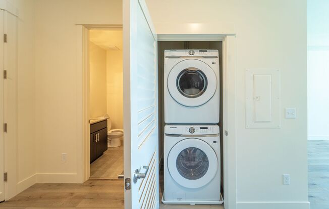 Studio, 1 bath, 538 sqft, $1,399, Unit 1105