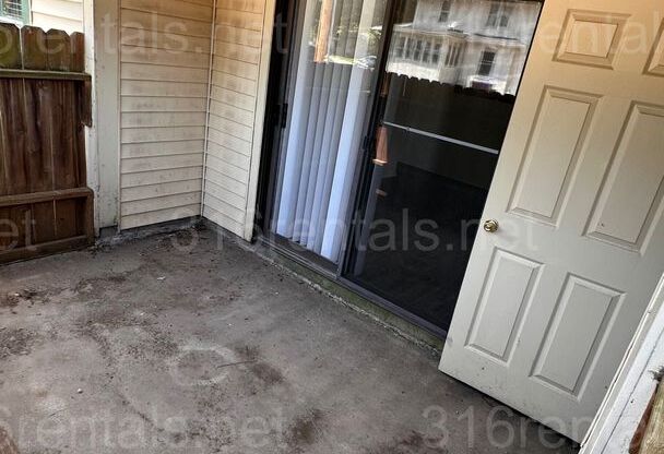 $895- 2 bedroom 1 bath - Apartment located in Riverside