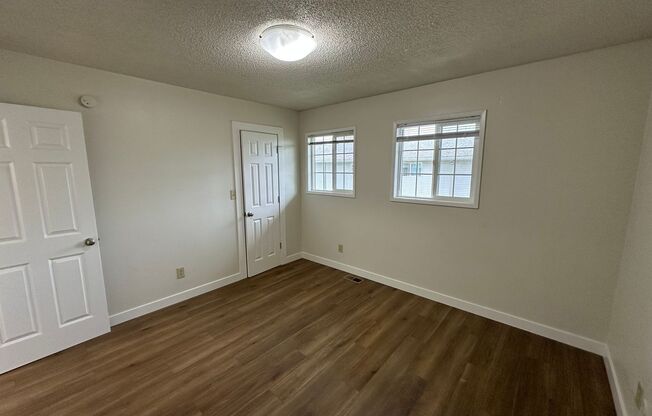 2 beds, 1 bath, 832 sqft, $1,325, Unit 1304