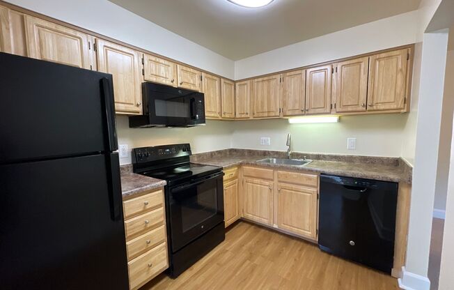 2 beds, 2 baths, 1,000 sqft, $1,975, Unit 14229 #304