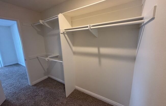 2 beds, 1 bath, 850 sqft, $2,200, Unit 7