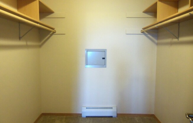 2 beds, 1 bath, 1,250 sqft, $1,329.99, Unit 176-09