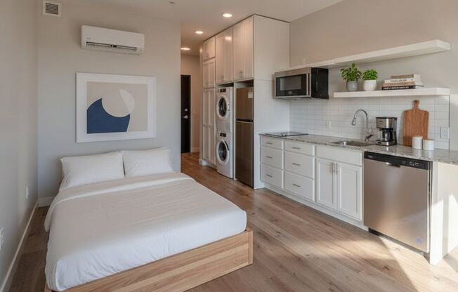 Studio, 1 bath, 325 sqft, $1,150, Unit 414