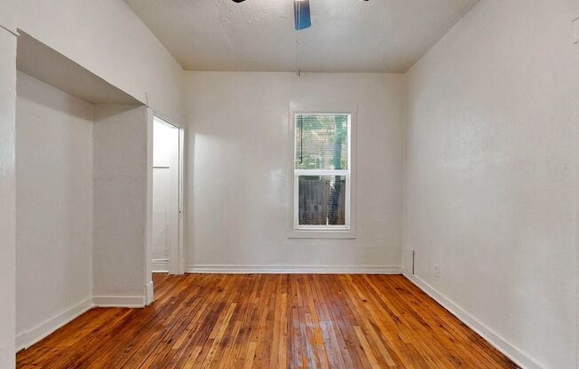2 beds, 1 bath, 900 sqft, $1,400, Unit 823 11th Street NW