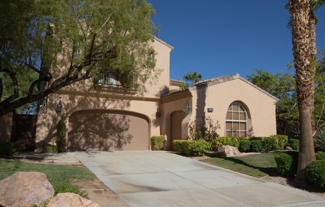 Red Rock Country Club @ Summerlin!!! 4 Bedrooms!! One bed/Bath Downstairs!! Casita!! Guard Gated!!! Solar Heated Pool and Spa!! Solar Panels!! Electric Car Charging station!!