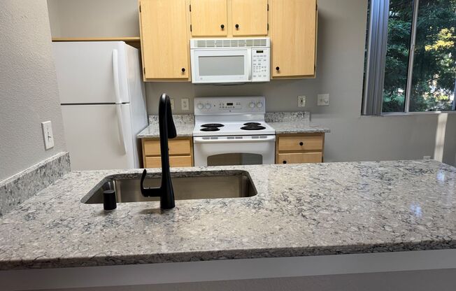 1 bed, 1 bath, $2,100, Unit # 722