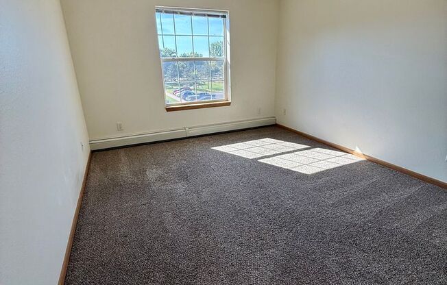 2 beds, 1 bath, 1,012 sqft, $1,575, Unit 95-302