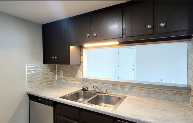 1 bed, 1 bath, $1,095, Unit 4420 Flowerdale Apt E