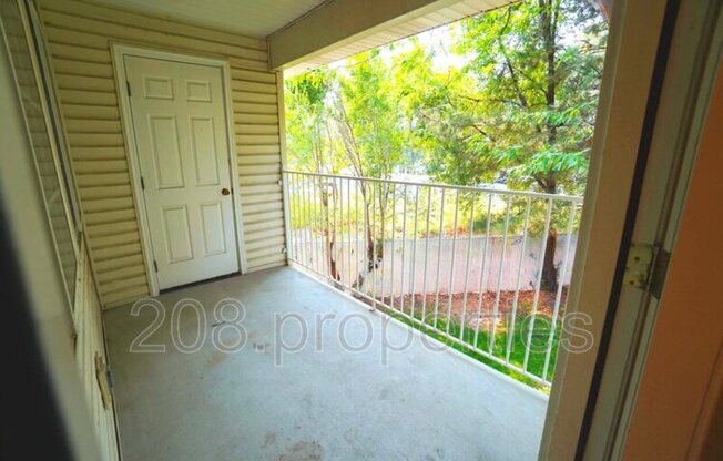 6589 W LUCKY LN