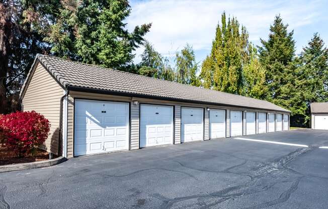 Sir Charles Court garages, Beaverton, OR, 97006