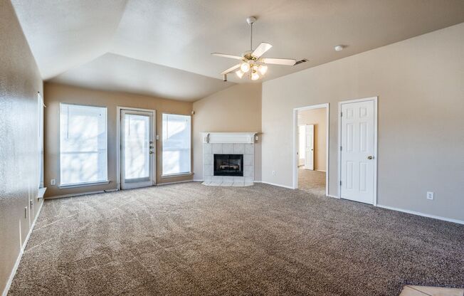 3 bed 2 bath open floor plan home in Desoto ISD!