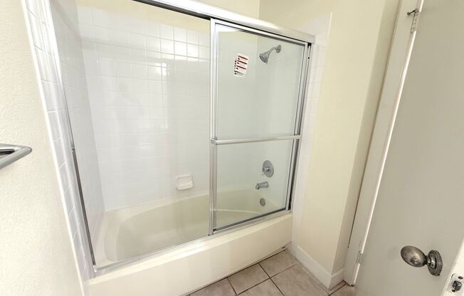 2 beds, 2 baths, $1,400, Unit APARTMENT 1110